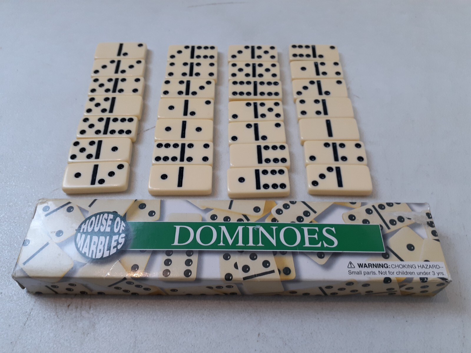 House of Marbles Dominoes Game Set 28 pieces Classic Family Game 624