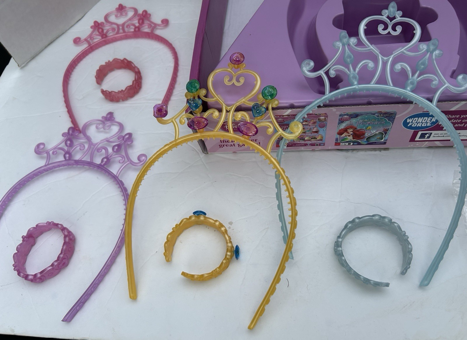 DAZZLING DISNEY PRINCESS Jewelry Tiara Game Complete Belle , Cinderella , Ariel
