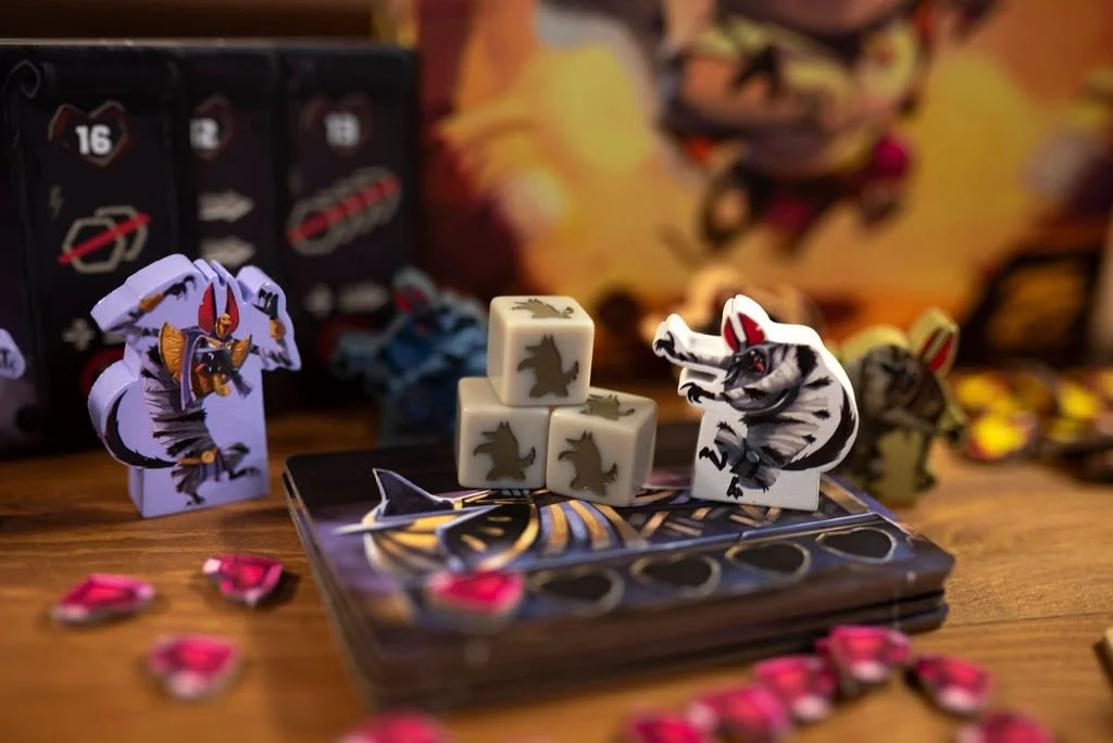 Run Run Run, Cooperative Board Game with Cat Adventurers in a Pyramid, 1 to 4