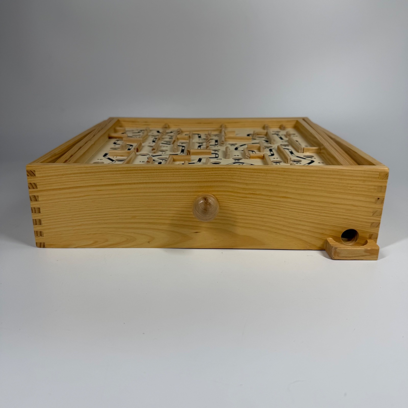 Vintage 2007 Cardinal Solid Wood Labyrinth Oak Finish Solitaire Game of Skill Ma