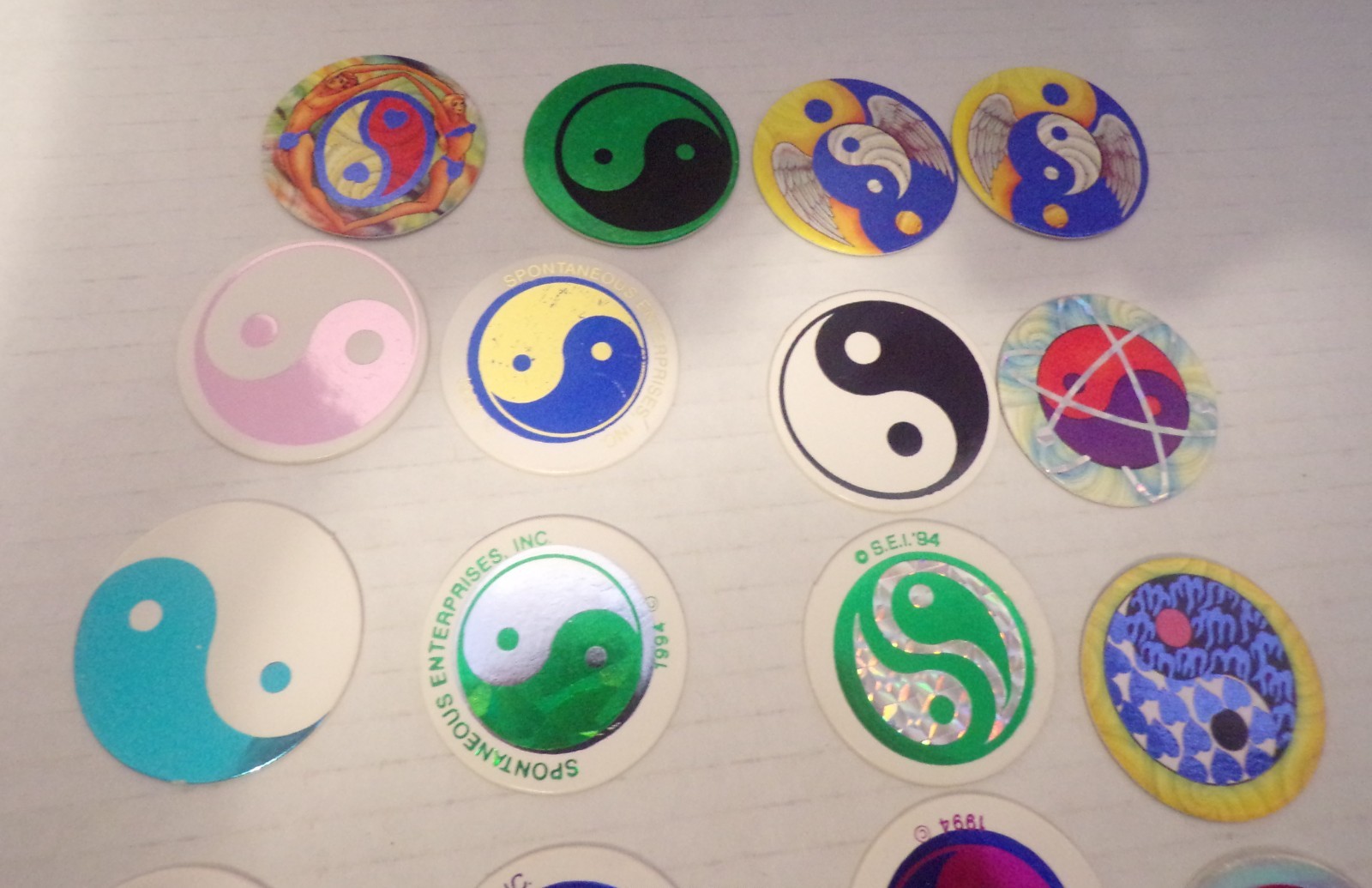 Team Logo Pogs w 49er’s Yankees, Dolphins ++ Saw Blades, Ying Yang