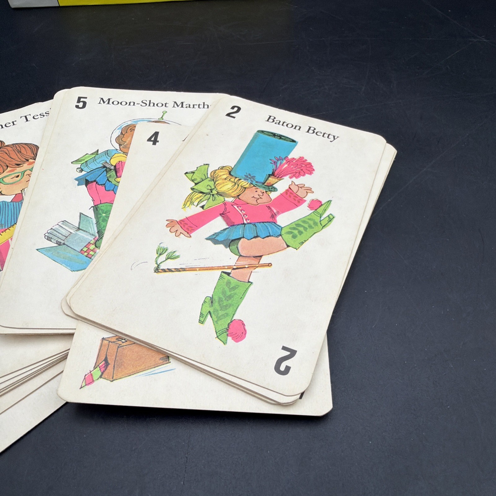 VINTAGE 1968 MILTON BRADLEY OLD MAID JUMBO CARD GAME COMPLETE AGES 5-10