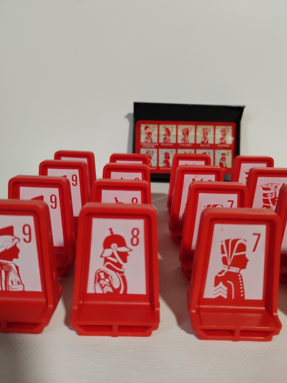 Vintage Milton Bradley Electronic Stratego 20 Game Pieces And 1 Cover