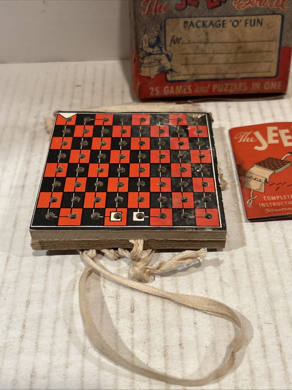 Vintage 1944 ES Lowe The Jeep Board 25 Games & Puzzles Box Pieces Instructions
