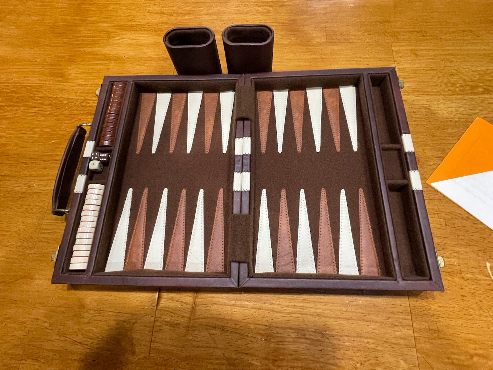 VTG 1970 Backgammon Game Set Faux Leather Brown Case 15×10 NOT Complete Travel