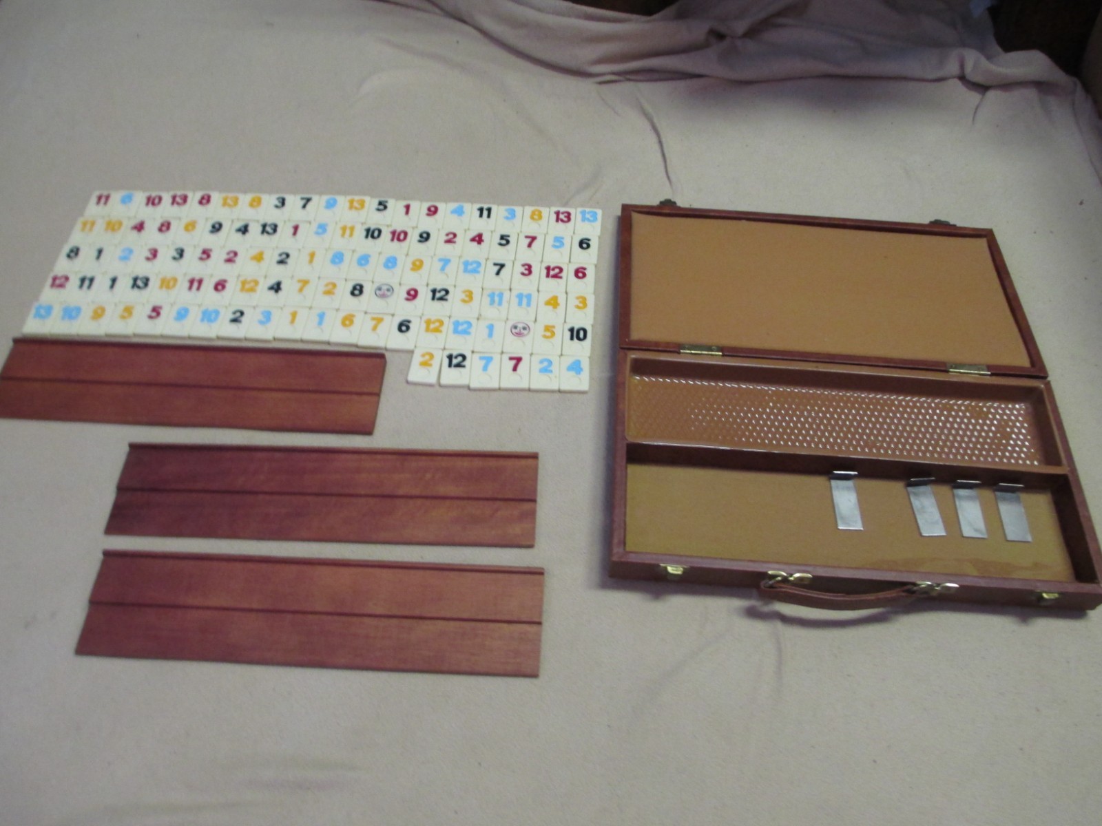 Vintage Mahjong Rummy tile set, 106 in case, 3 trays