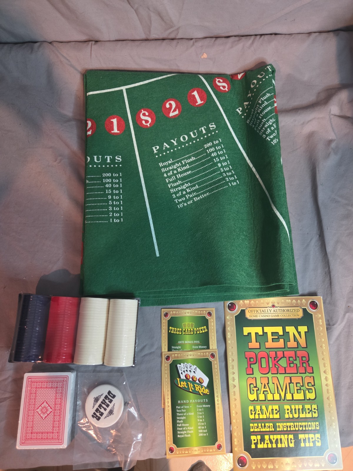 Let It Ride Three Card Poker Texas Hold ‘Em Home Casino Game Set Open Box