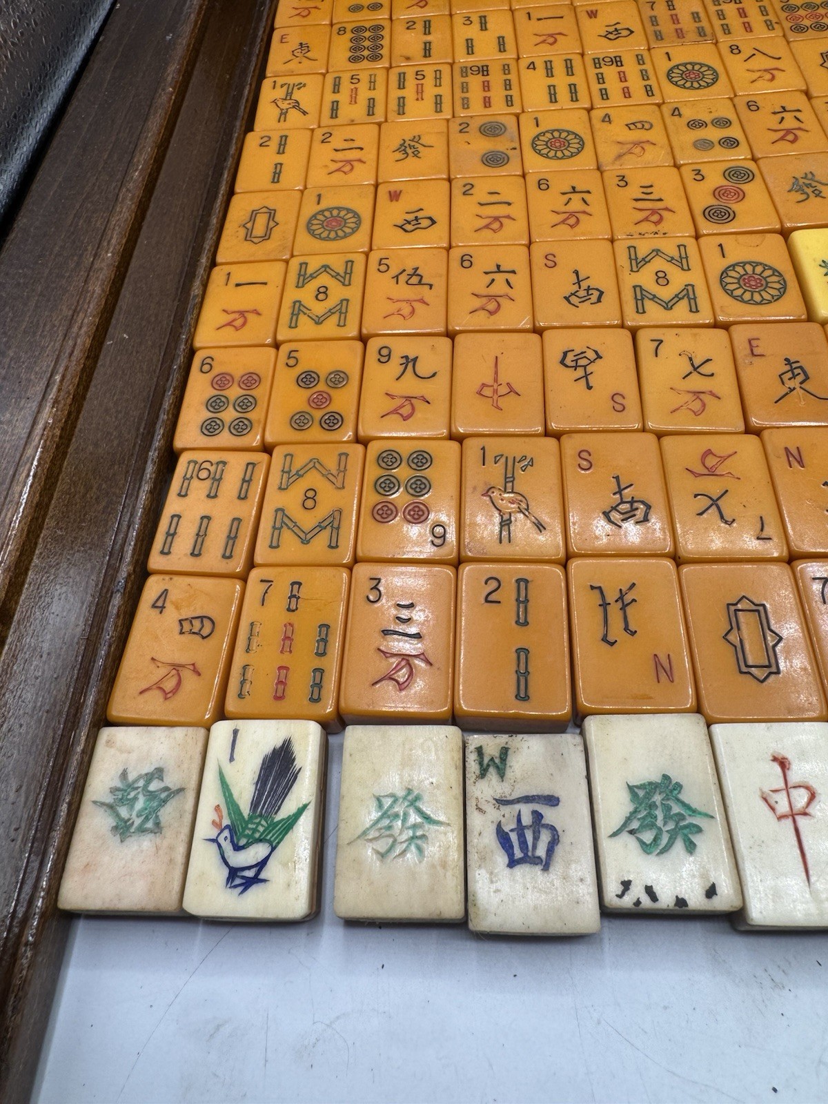 Art Deco Butterscotch Mahjong 143 Pcs