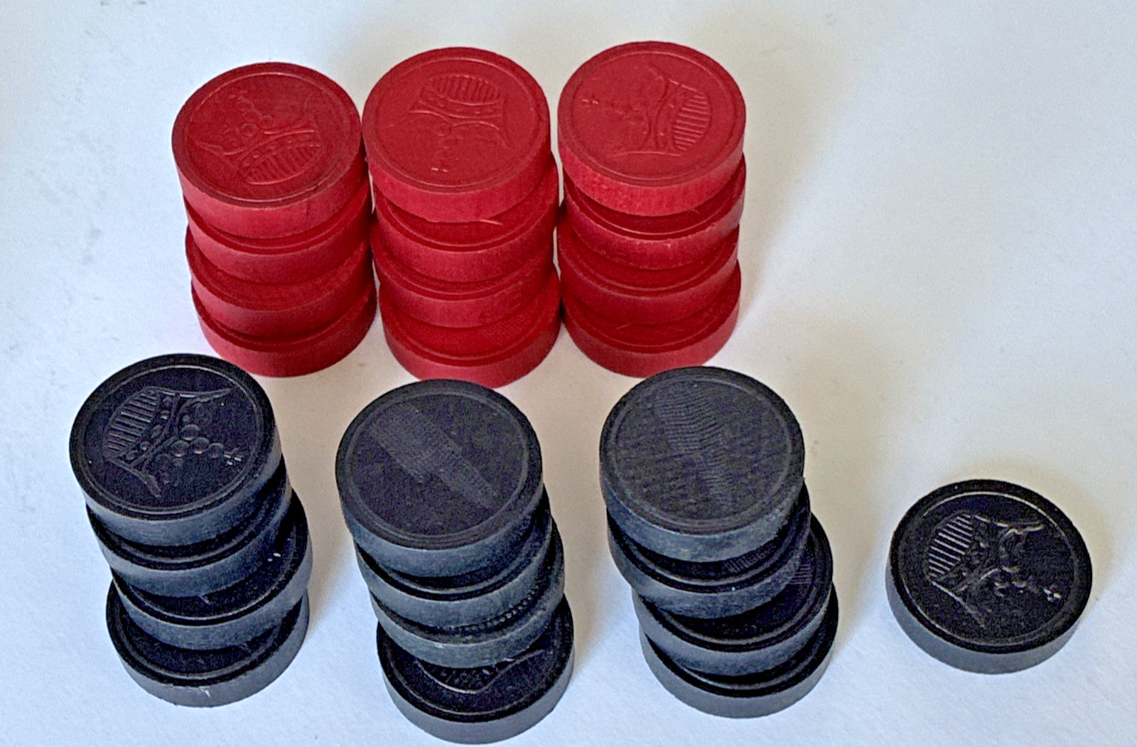 Vintage Wooden Crown Checker Pieces 12 Red / 13 Black (1 Globe & Stars) No Board
