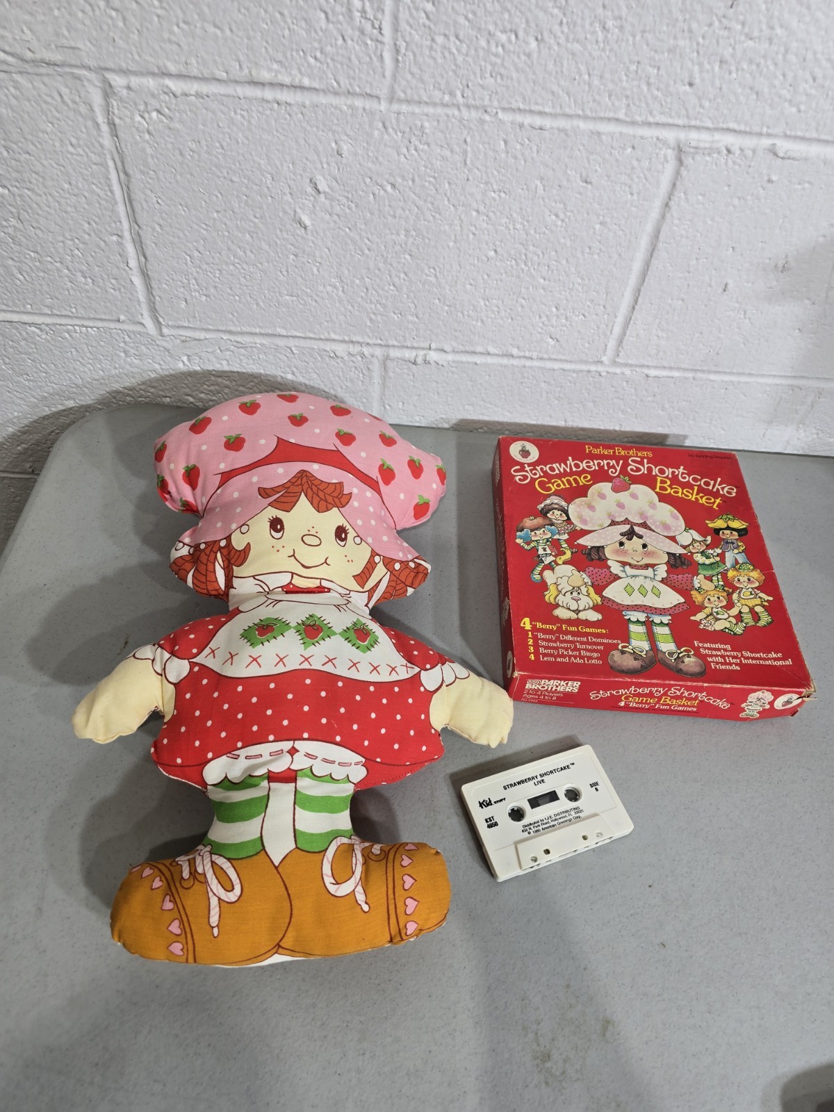 Vintage Strawberry Shortcake Game Basket 1981 with Shortcake pillow