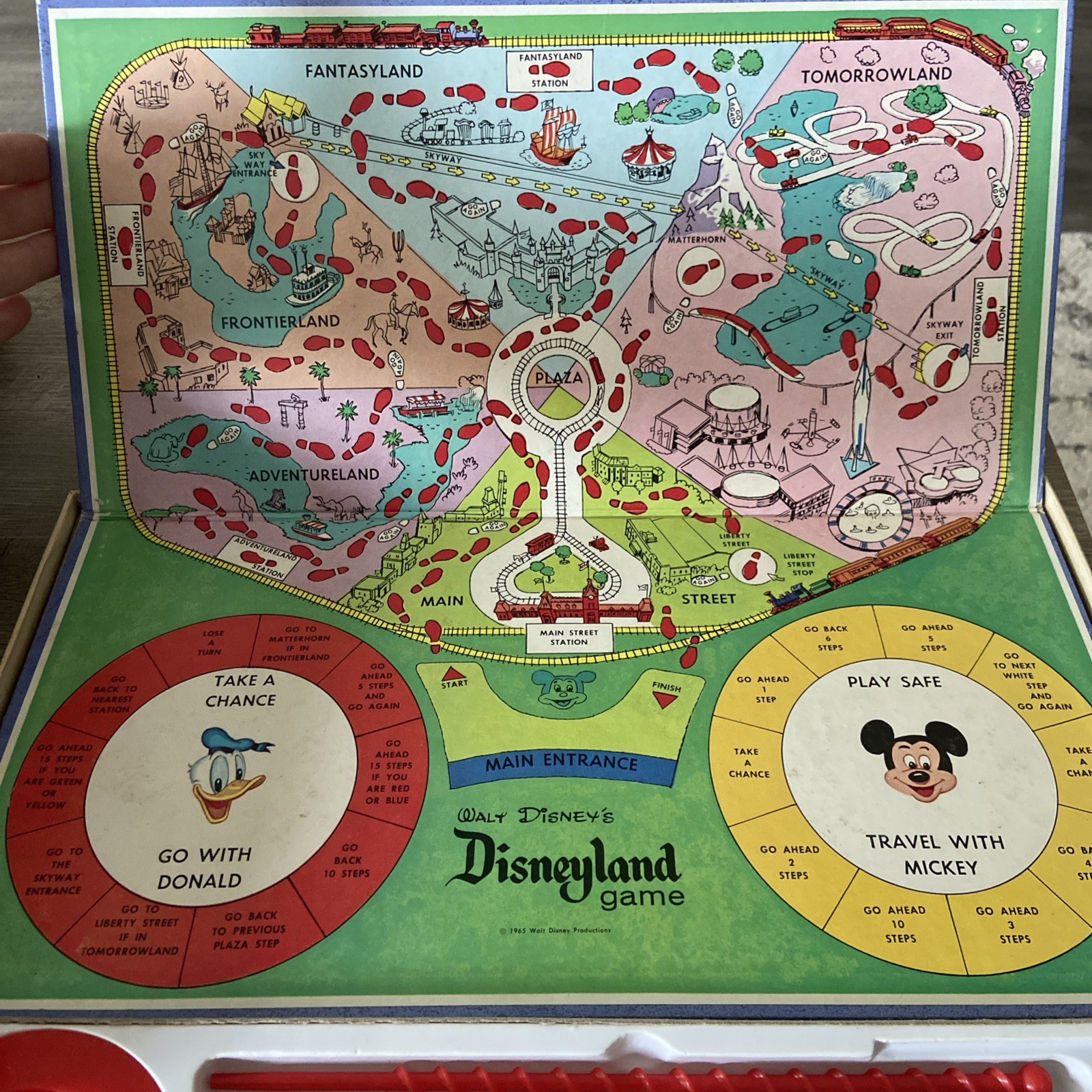 Walt Disney’s Disneyland Board Game 1965 COMPLETE Vintage Wear