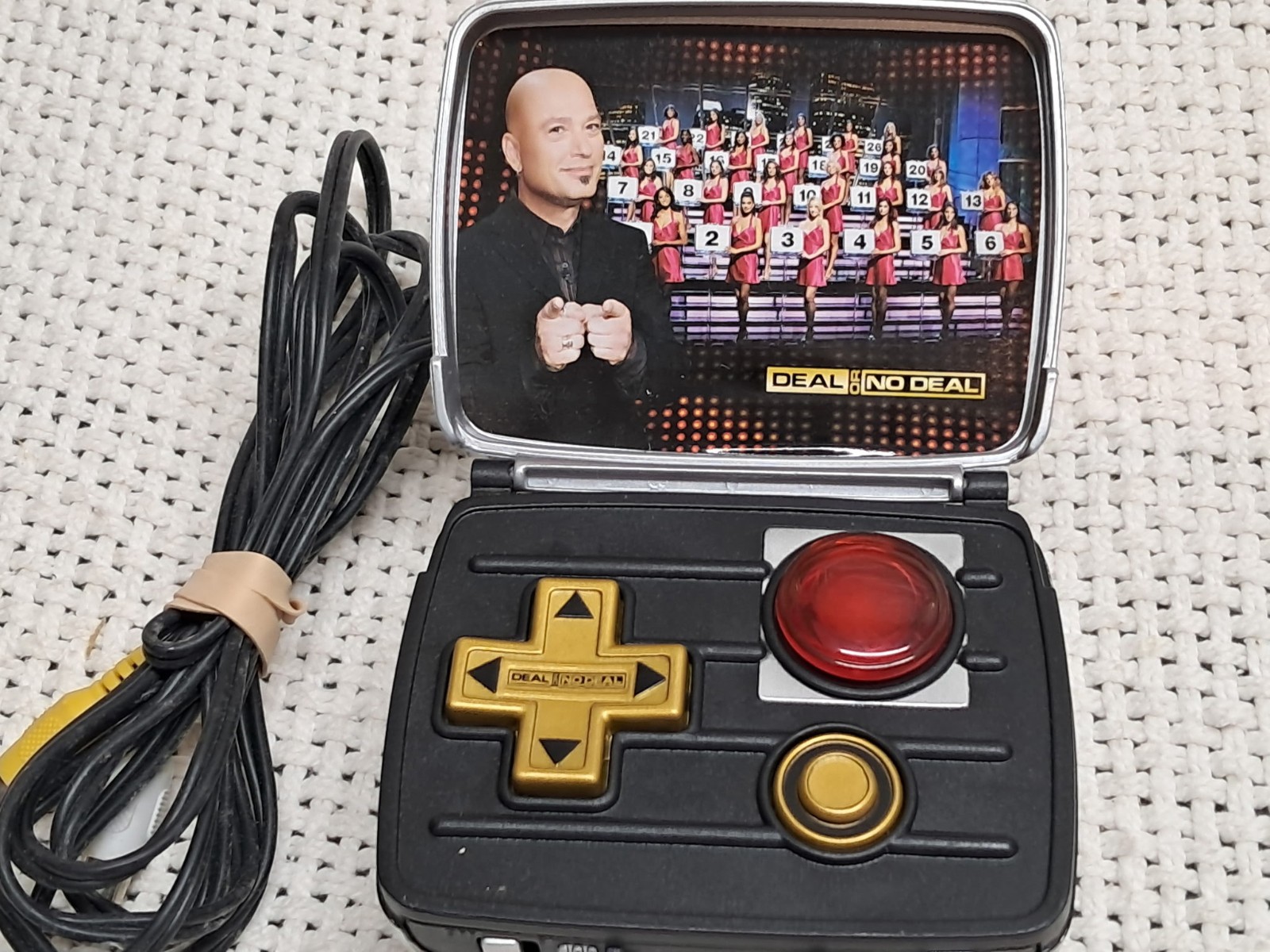 Deal or No Deal Plug N Play TV Video Game, 2006 Jakks Pacific NEW batteries