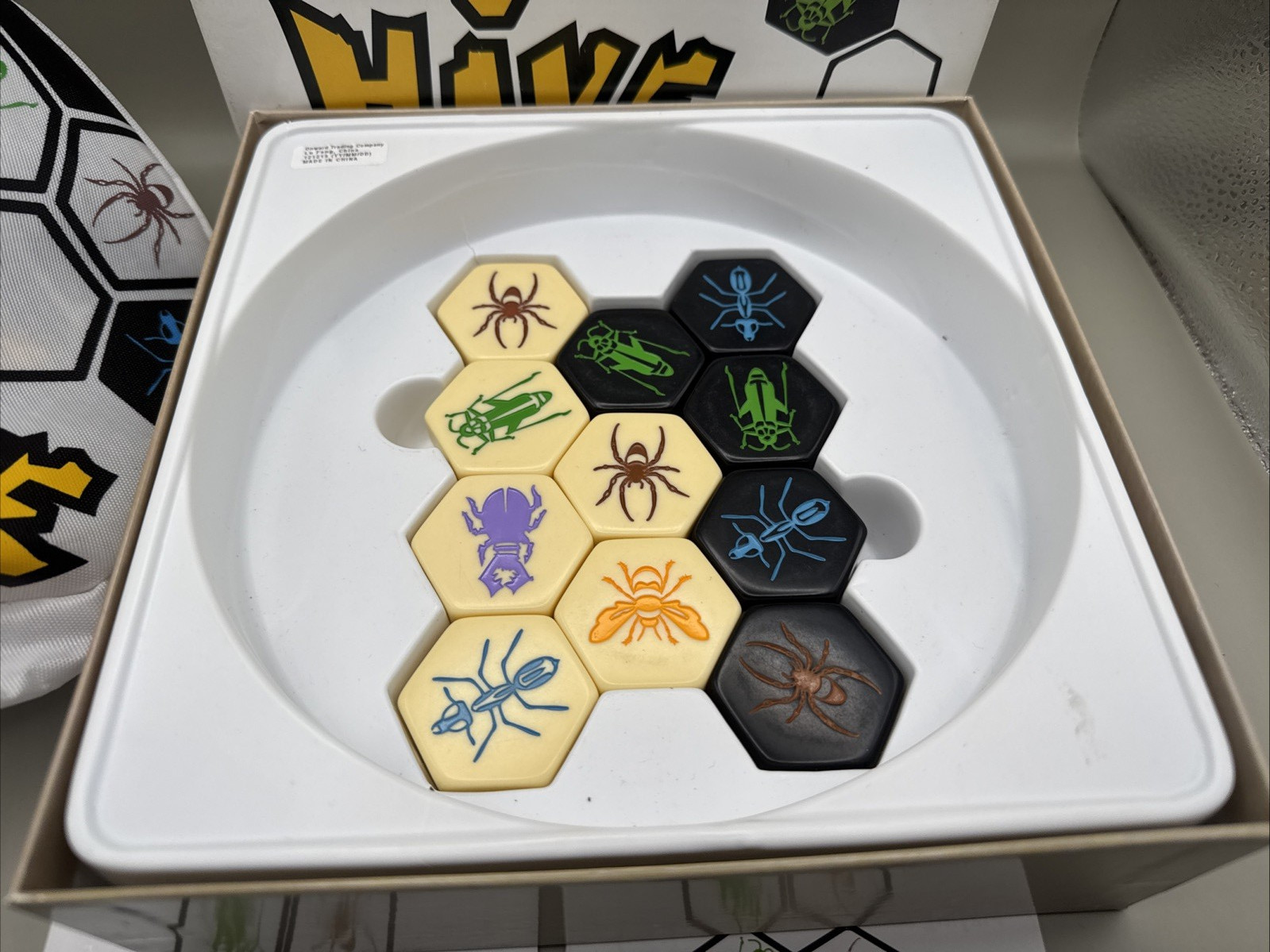 Hive Board Game by John Yianni Smart Zone Games – Complete + Travel Bag Gen42