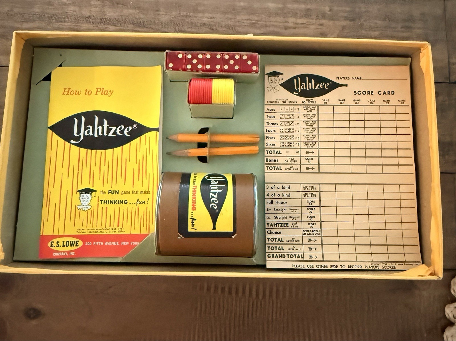 E.S. Lowe Yahtzee Vintage Dice Game Set w/ Dice, Score Cards, Chips & Cup