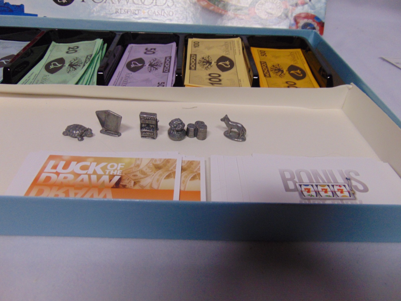 2011 Monopoly Foxwoods Casino edition Board game complete in box 6 tokens slot