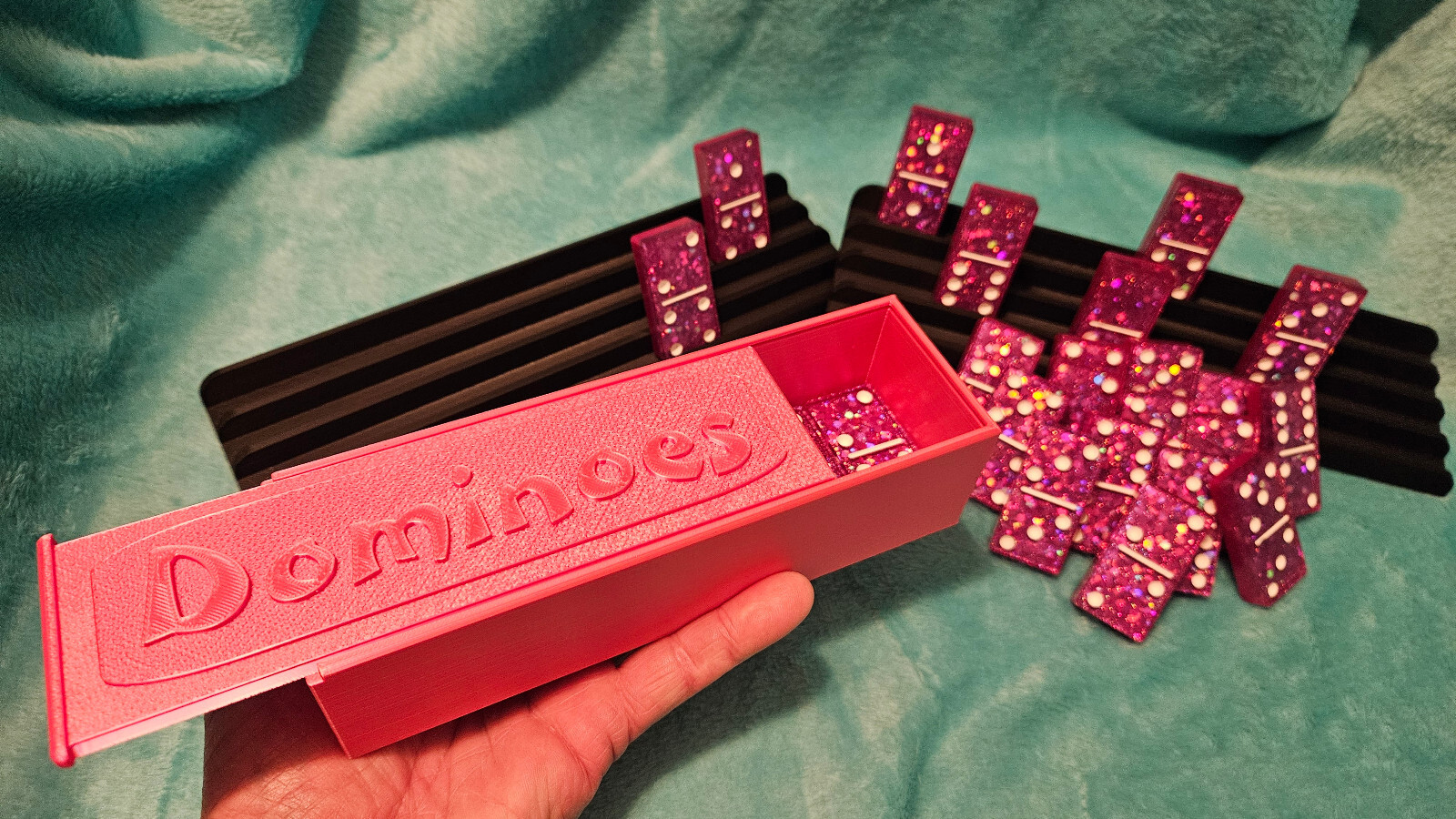 3/8″ Hot Pink Dominoes + 2 Black Domino Holders
