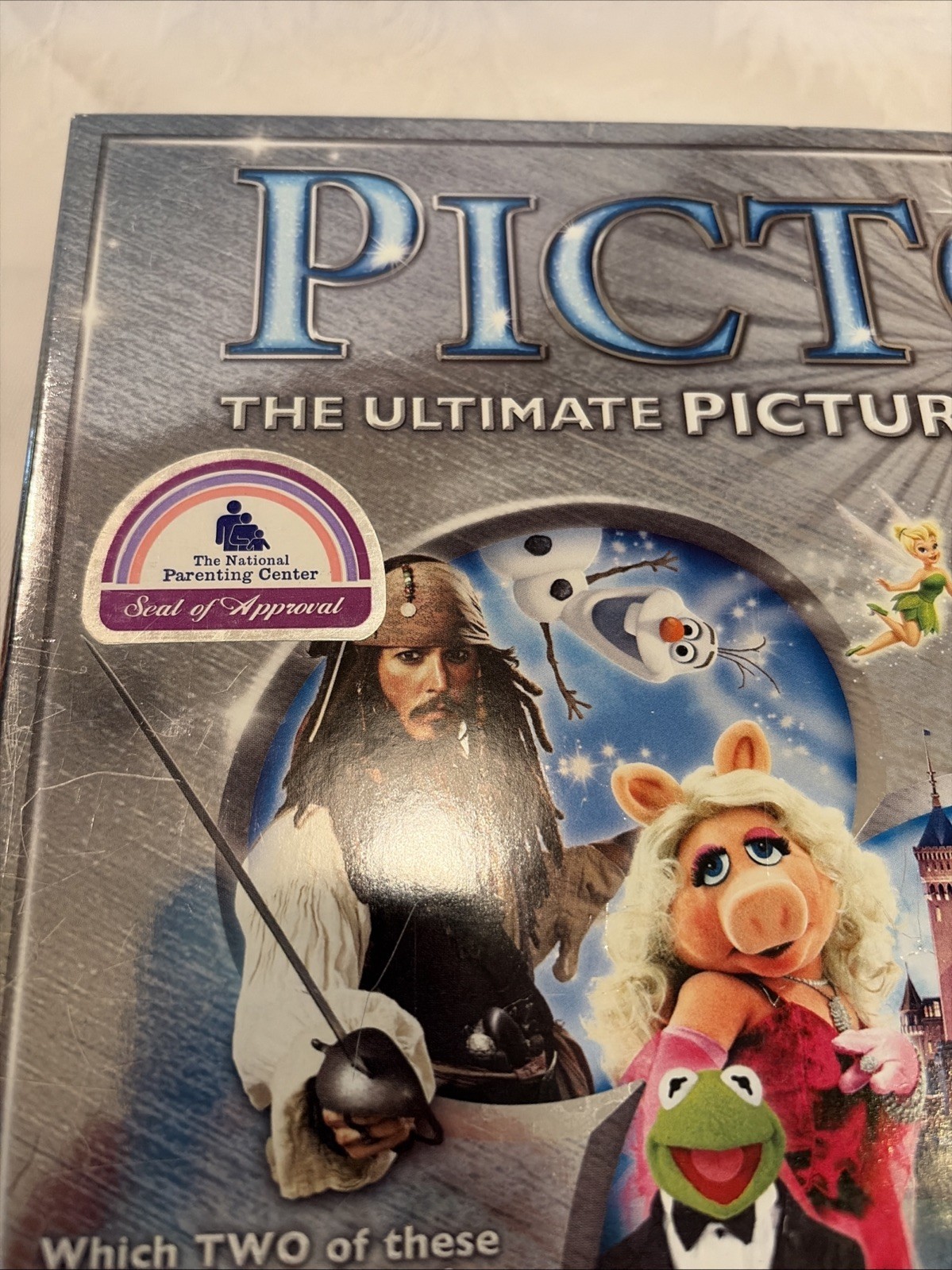 Pictopia Disney Edition-Picture Trivia Family Board Game Wonder Forge EUC