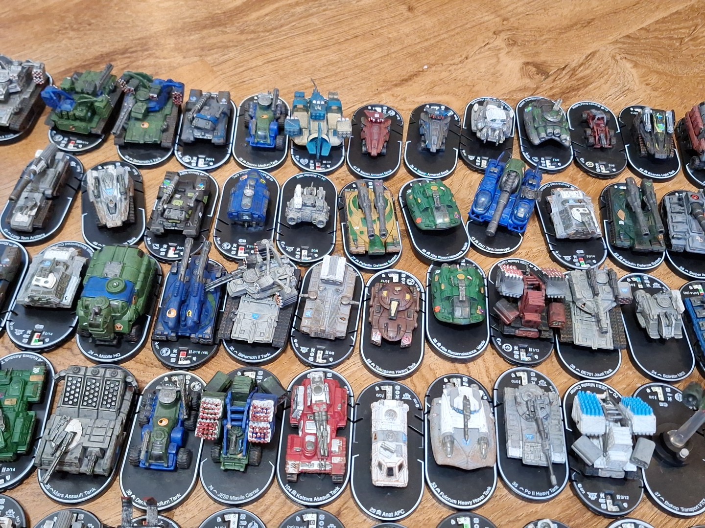 Lot 300+ Wizkids Mechwarrior 130+ Vehicles and 170+ Infantry Figures