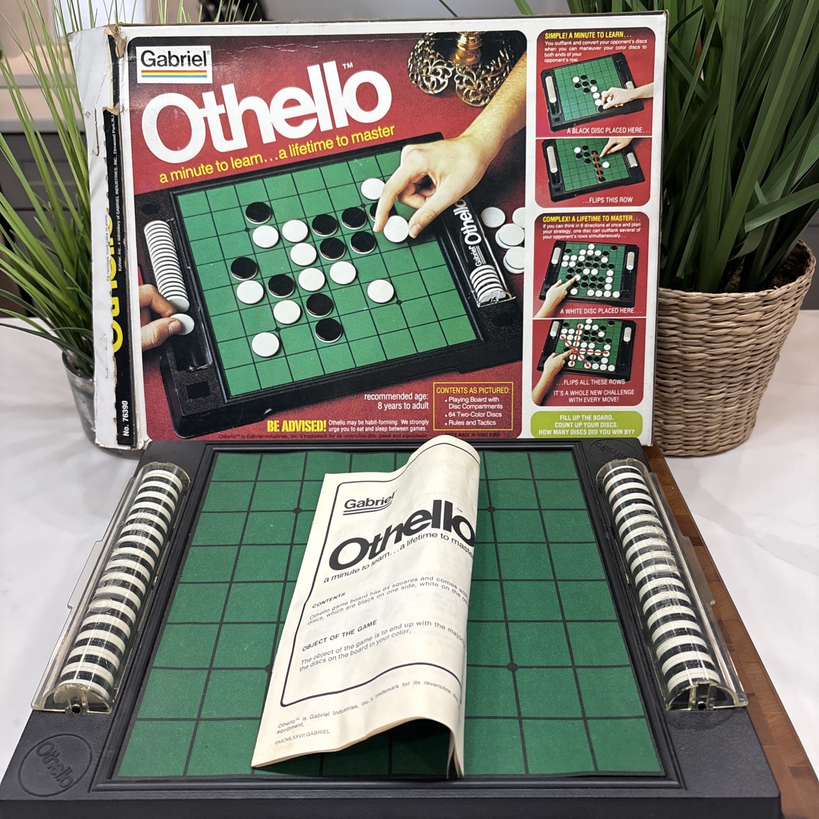 Vintage Gabriel Othello Board Game Complete w/64 Discs & Board 1977 Complete