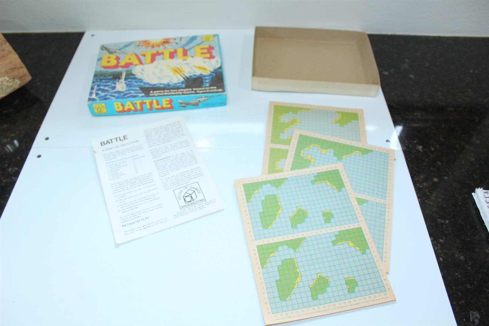Vintage 1976 Battle Game In Original Box 2 Player Military Sea Land Air