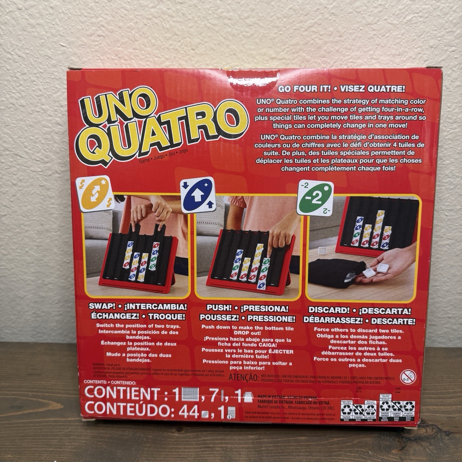 Mattel Games UNO Quatro Game with Colored Tiles & Plastic Grid for Family