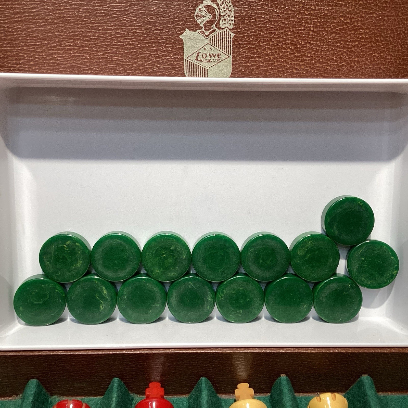 Vintage LOWE All Bakelite Chess & Backgammon Set 94mm (3.7”) King Complete EXC