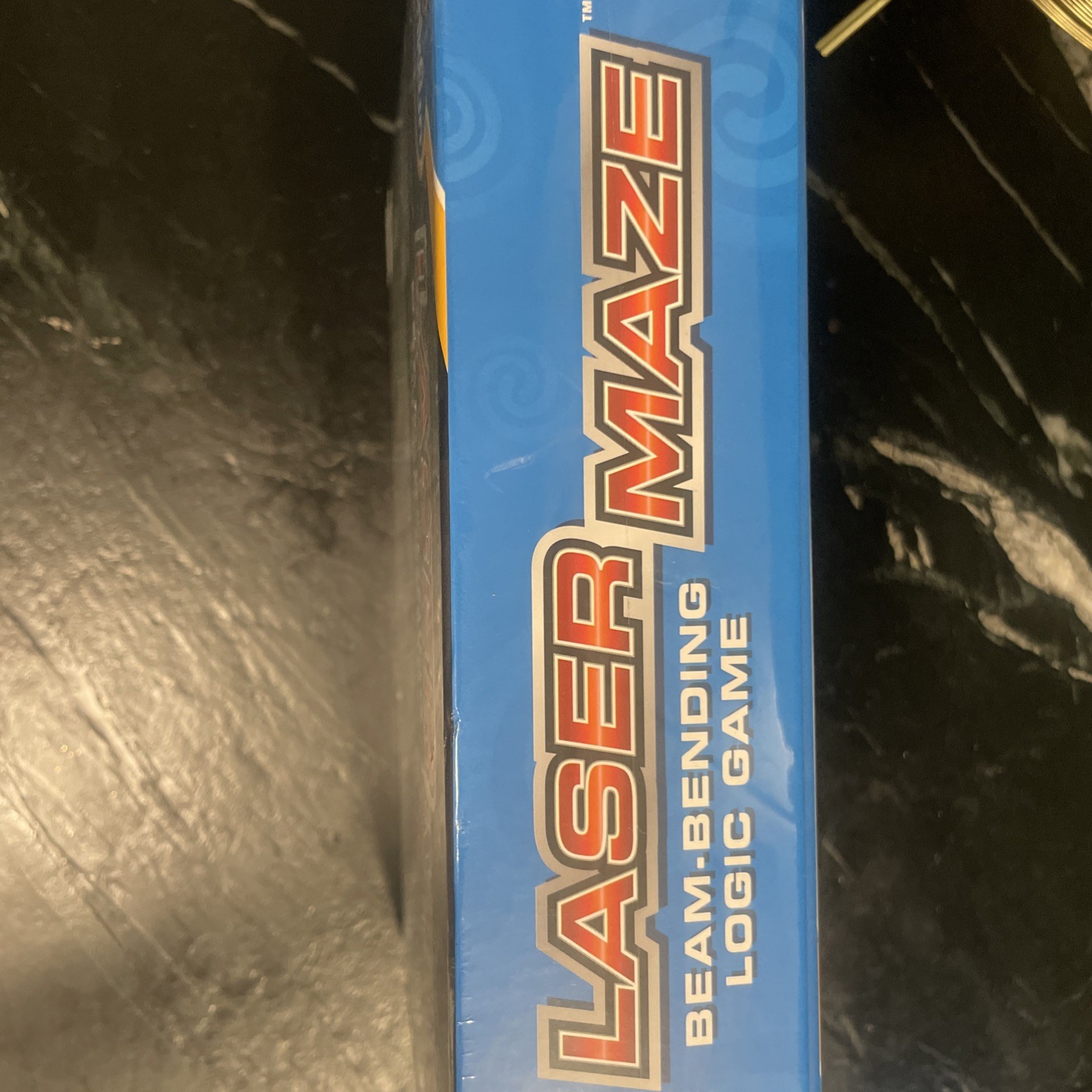 ThinkFun Laser Maze Beam Bending Logic Board Game 60 Challenges (Sealed)