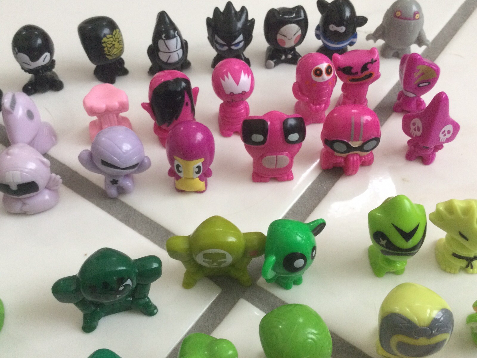 Large Lot of 148 Vintage GoGo’s Crazy Bones Mini Figurines GoGos