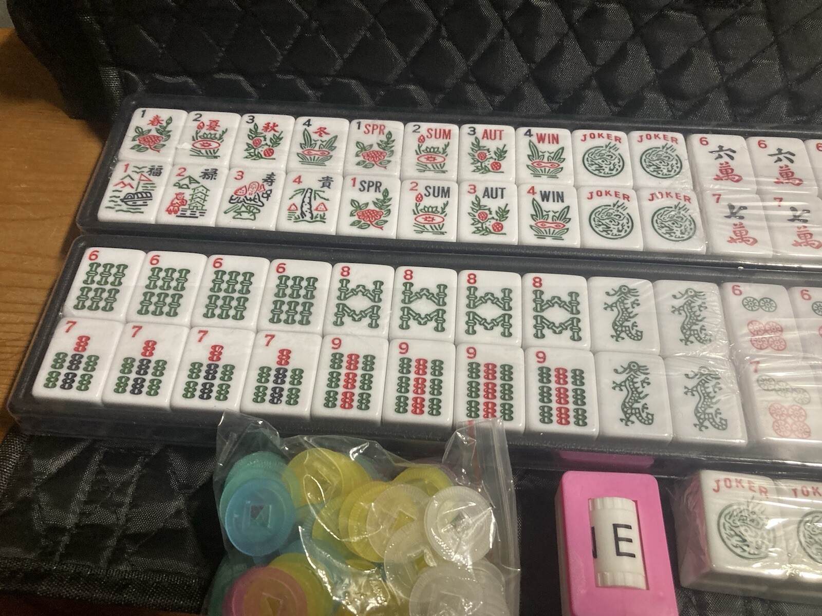American Mahjong 166 Tiles Red Quilted Bag 4 Color Pushers/Racks Mahjong Set