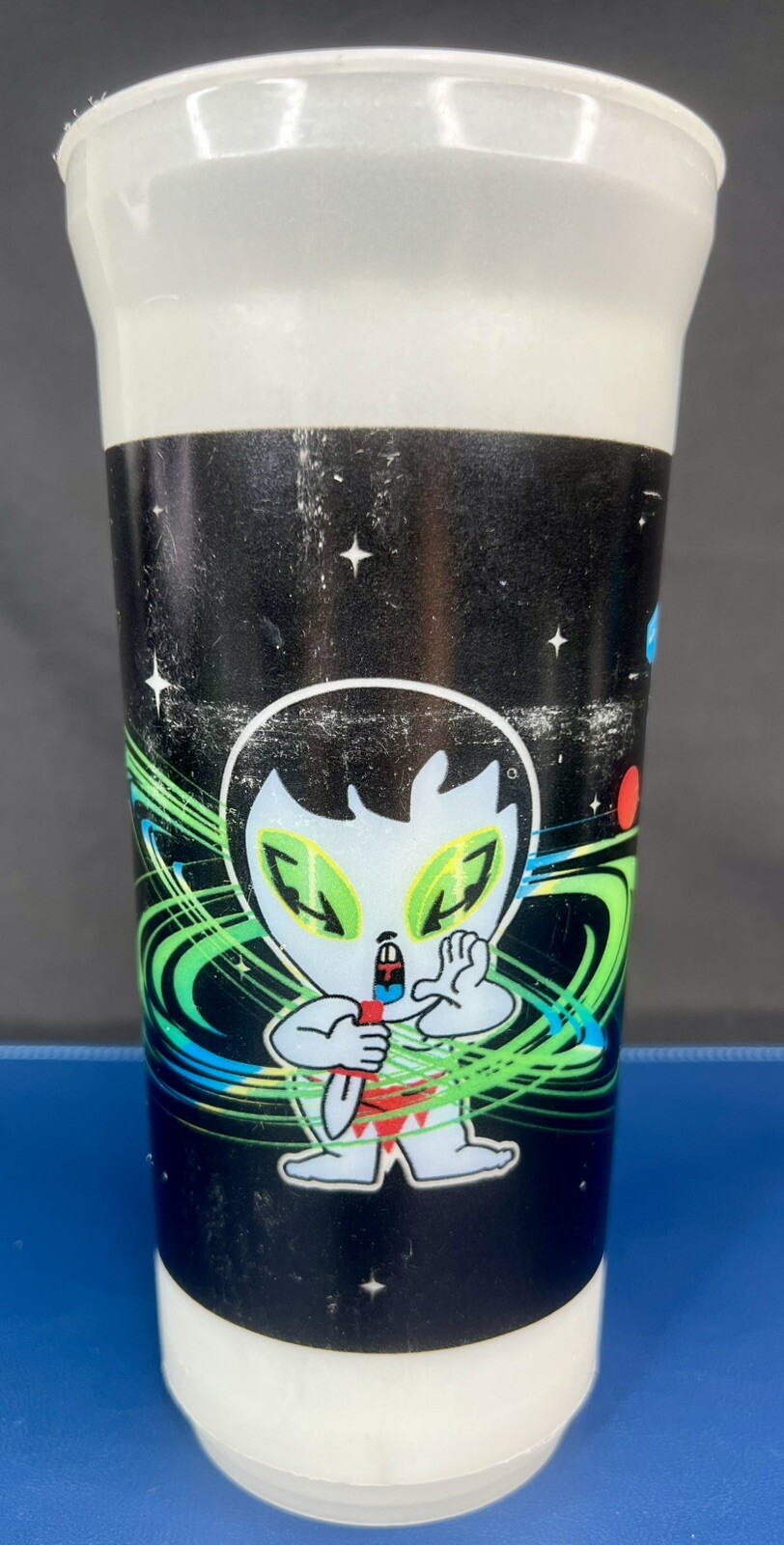 Crazy Bones Hielocos Coca-Cola Alien 32oz Promotional Glow-in-the-Dark Cup