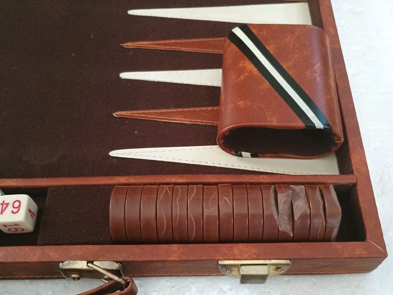 VTG 12″x 18″ Backgammon Set Brown Faux Leather Case Complete Some Chip Damage