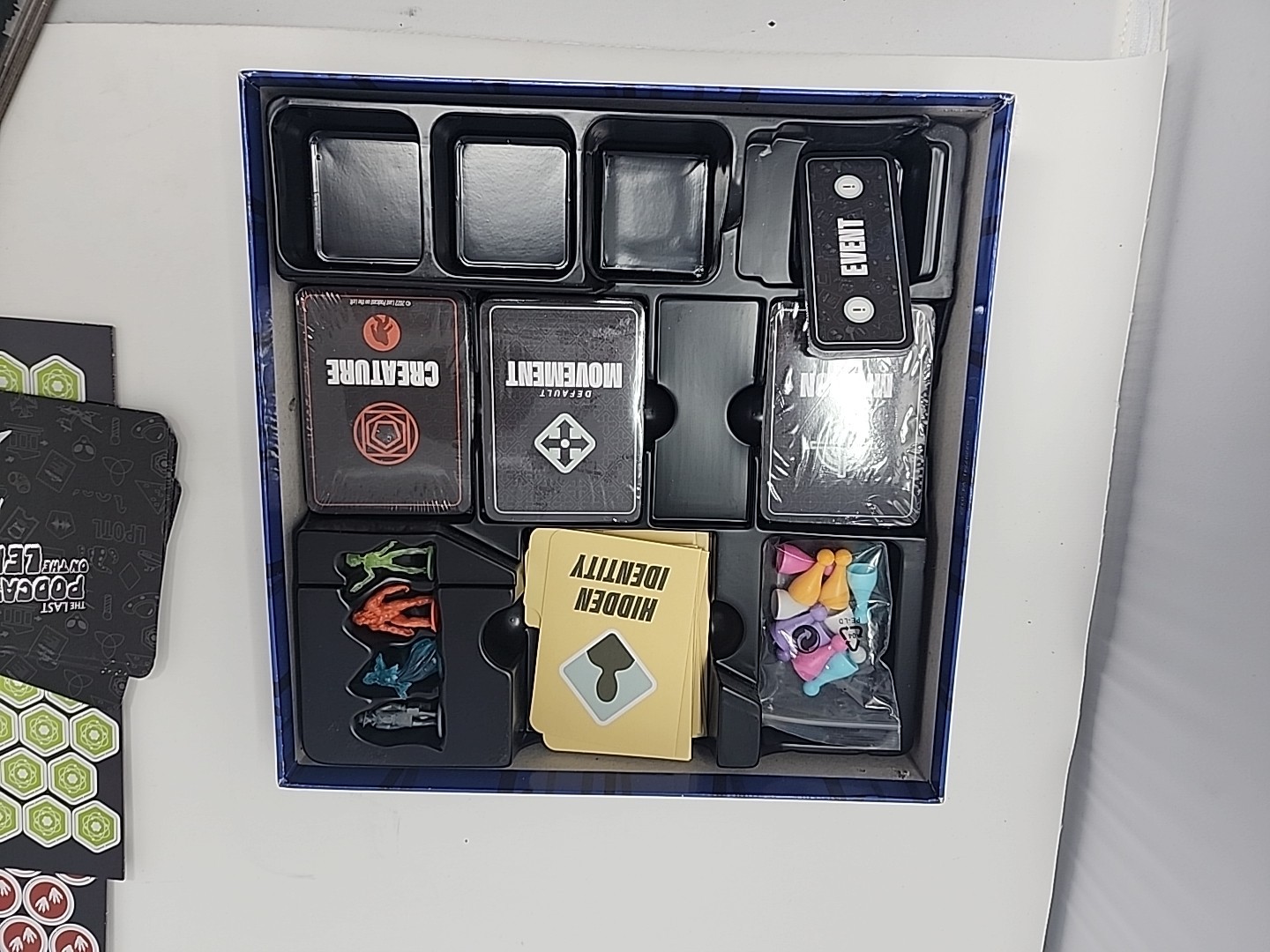 The Real Truth The Game Of The Creatures, Cryptids COMPLETE Open Box as-is U10