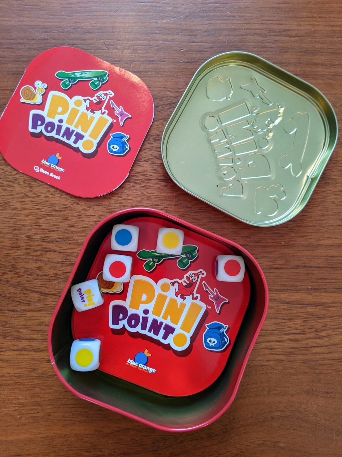 Pin Point! by Blue Orange – Brain Teasing Race to Spot the Difference Card Game
