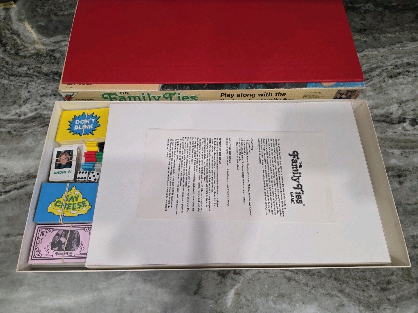 1980’s THE FAMILY TIES GAME Family Board Game Apple Street 87-300 Paramount Pics