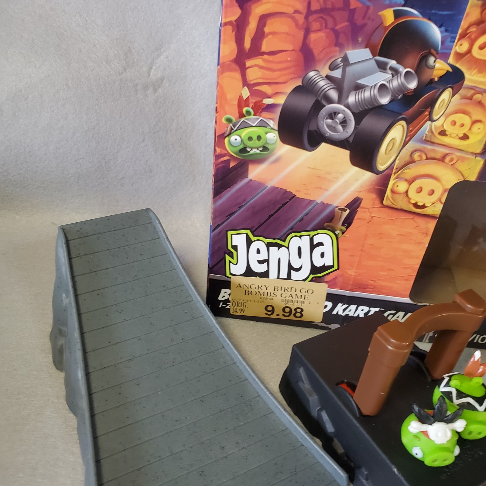 Hasbro Angry Birds Go! Bomb’s Speed Kart Game Jenga Toys R Us Exclusive Complete