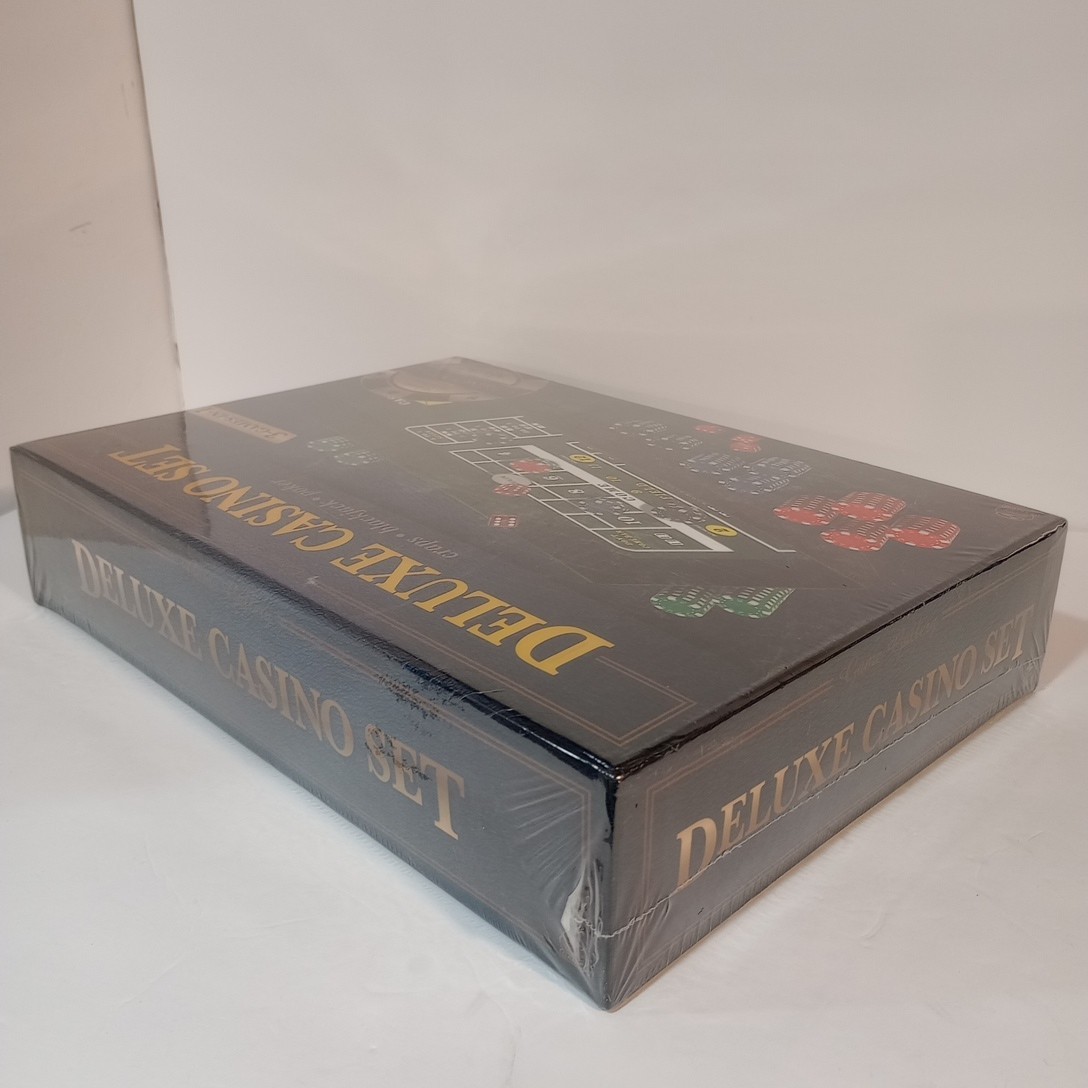 Game Gallery Deluxe Casino Set 3 Games In 1 Craps Blackjack Poker New Sealed
