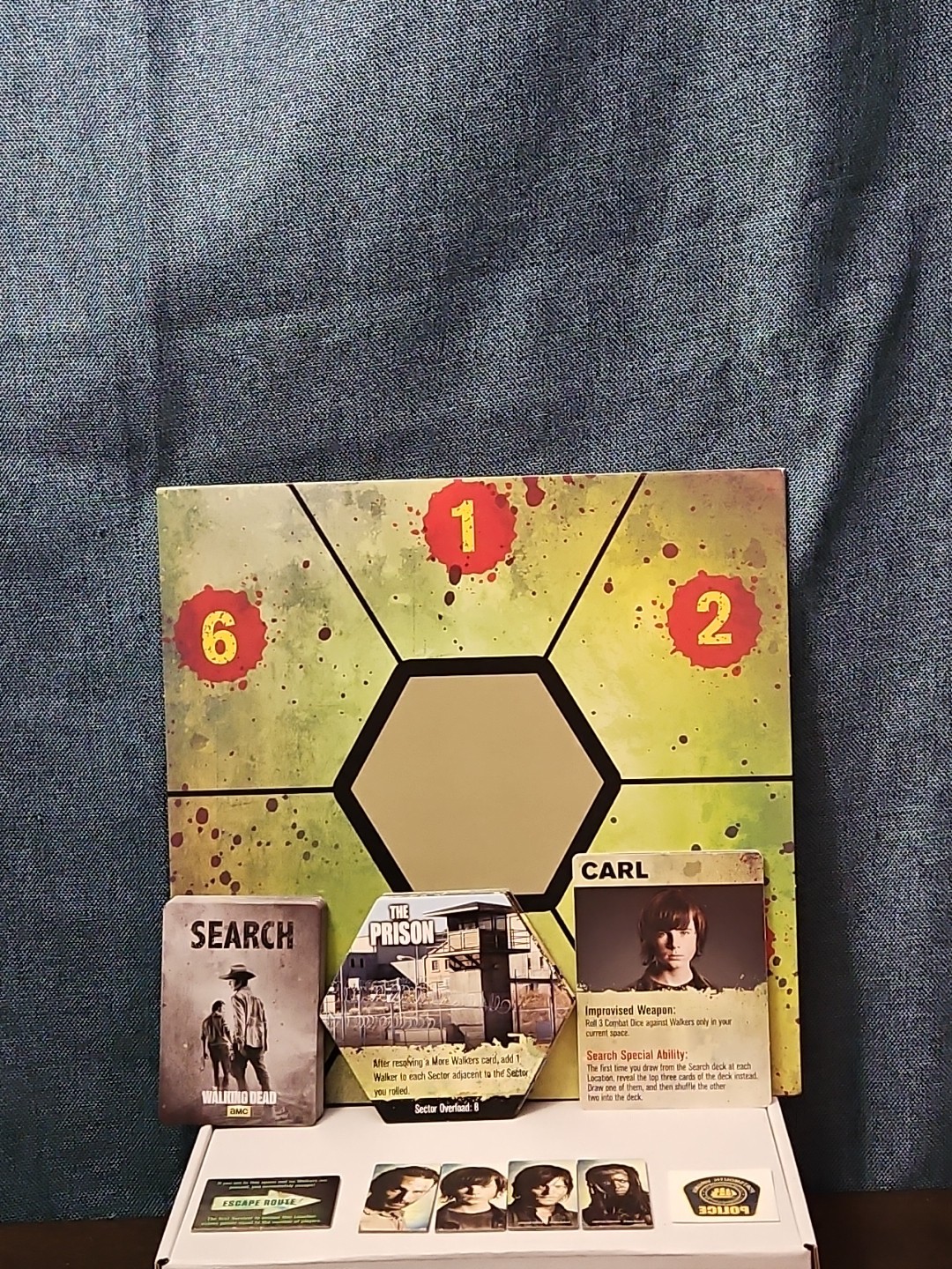 The Walking Dead: Don’t Look Back Dice Game | AMC Cryptozoic | Rick Daryl