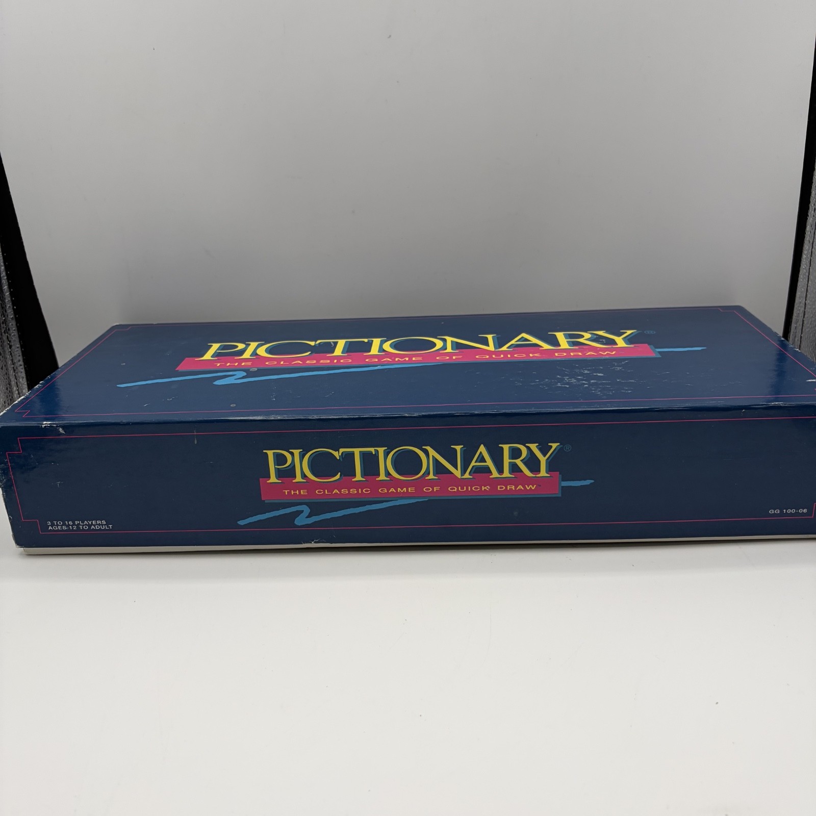 Pictionary Updated For The 90’s Classic Board Game from 1993 COMPLETE