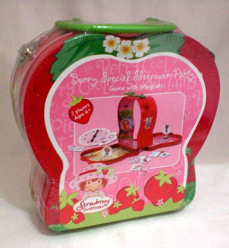 STRAWBERRY SHORTCAKE SLEEPOVER GAME IN METAL PURSE FACTORY SEALED