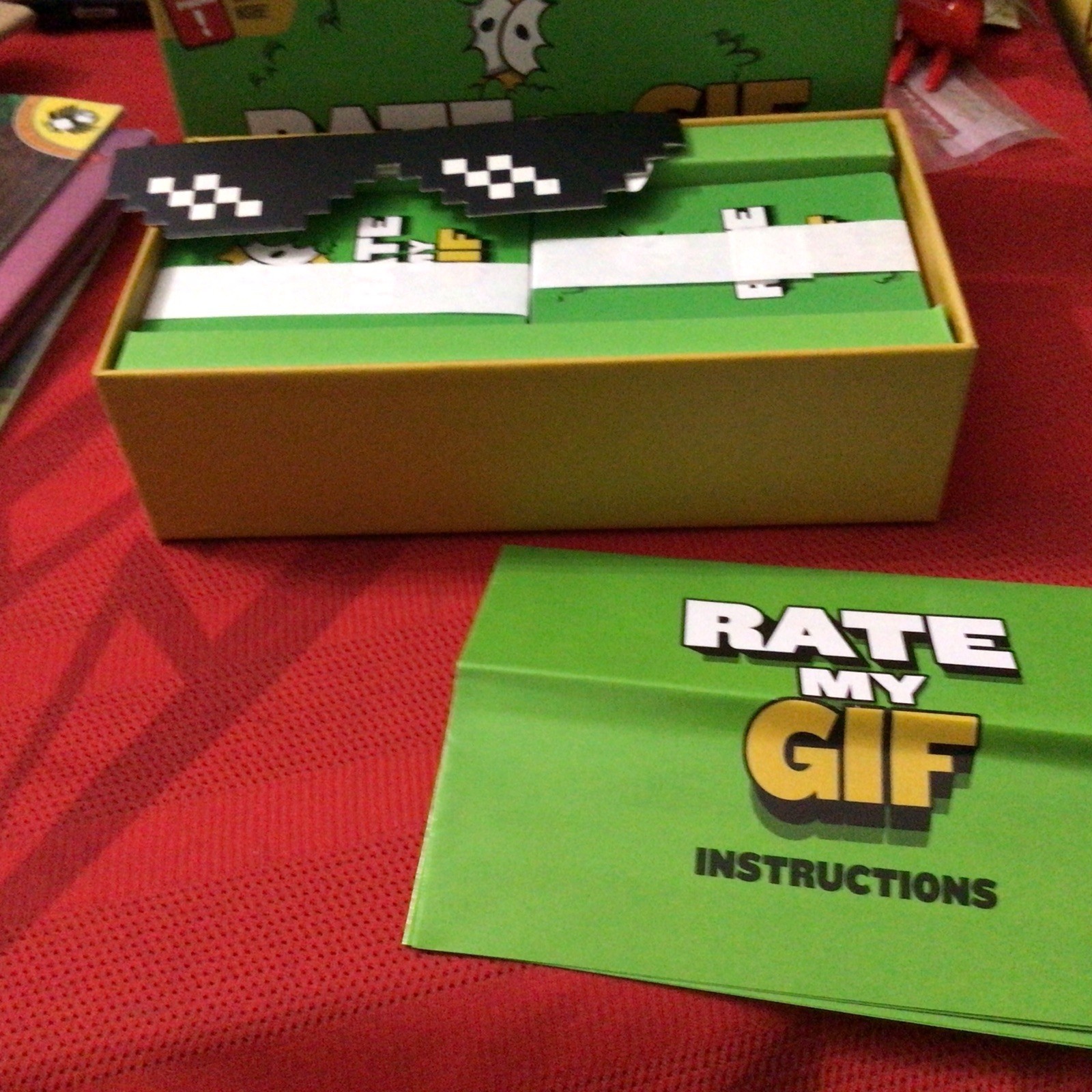 RATE MY GIF PARTY GAME – New, open BOX, 16+, 4-10 players