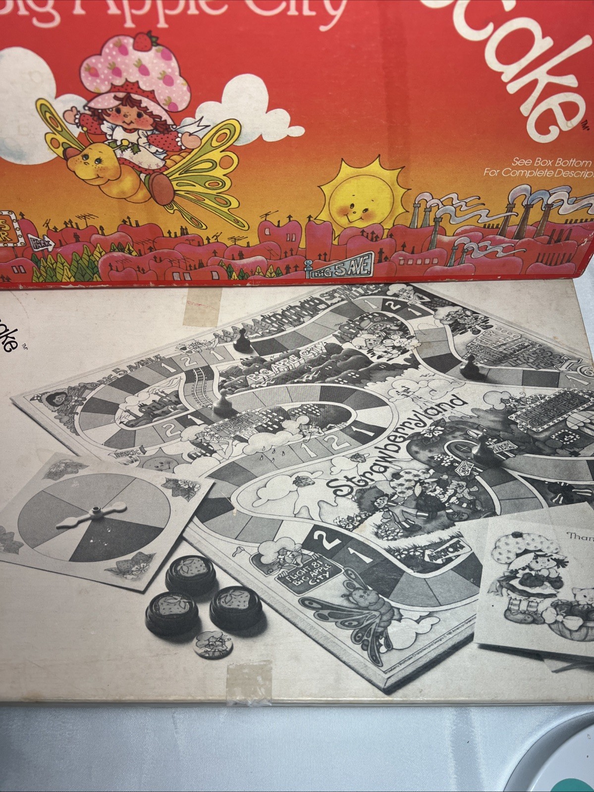 Vintage 1981 Parker Brothers Strawberry Shortcake in Big Apple City Board Game
