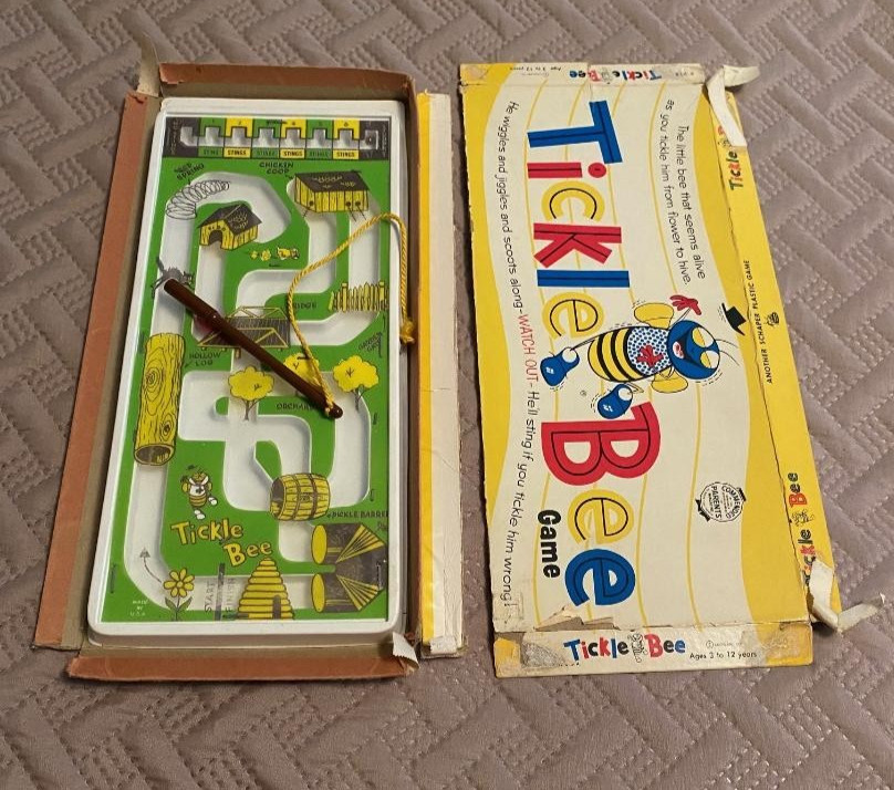 1950s SCHAPER Vintage CHILDS GAME – TICKLE BEE – Original Box