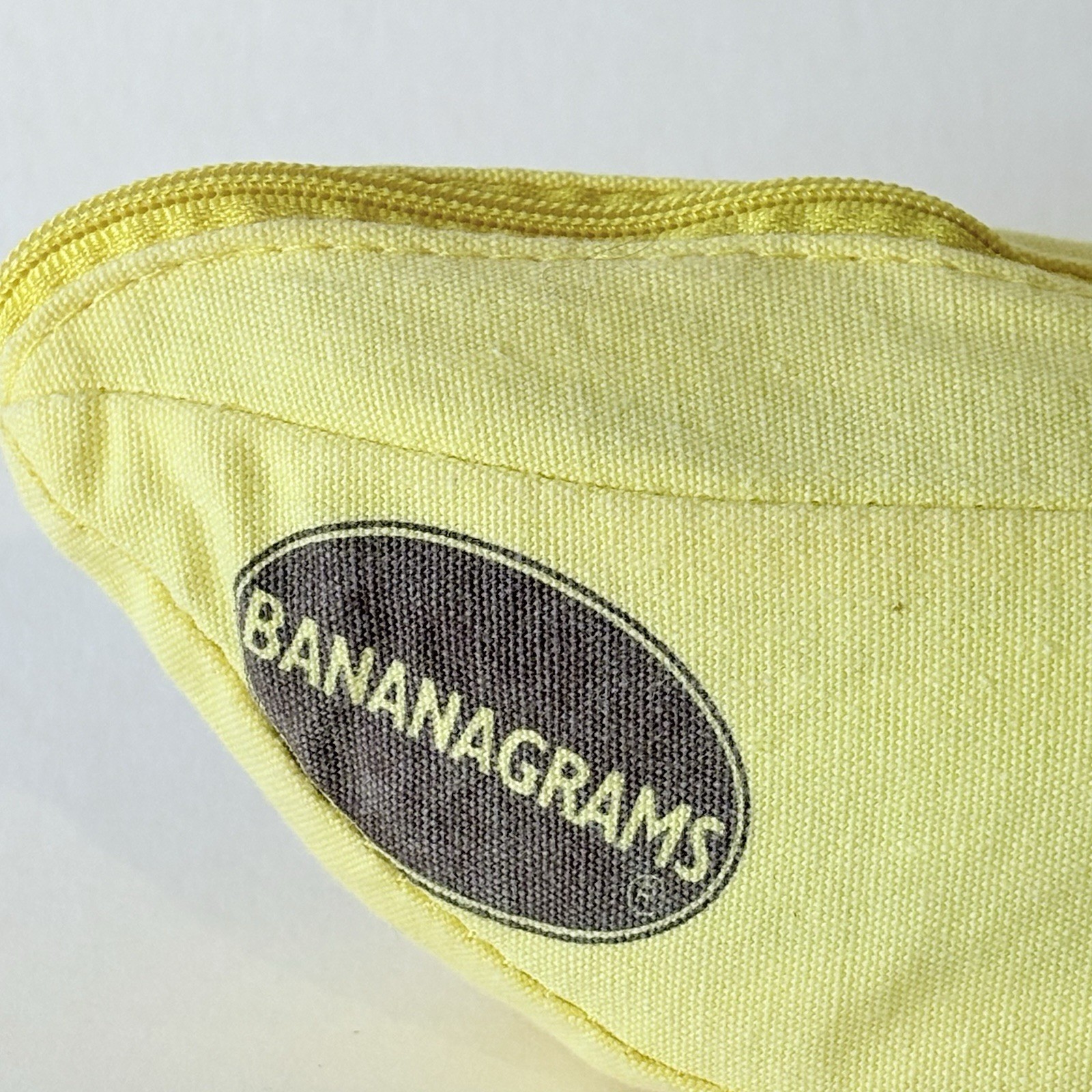 Bananagrams Game – Word Spelling 144 tiles Zipper Bag Instructions Complete Fun