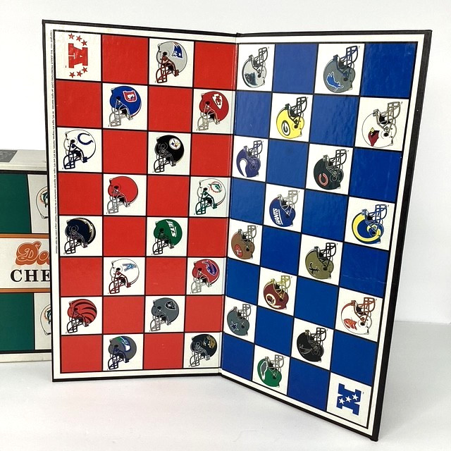 NFL Miami Dolphins New York Jets Checker Board Game + Dan Marino Pro Cube