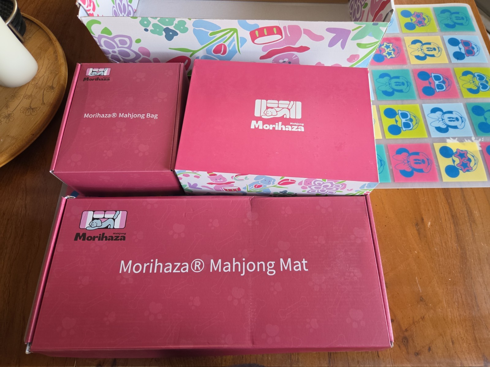 Dogs and Cats Themed Mahjong Engraved 160 Tile Set Acrylic Trays, Mat, Bag, Case