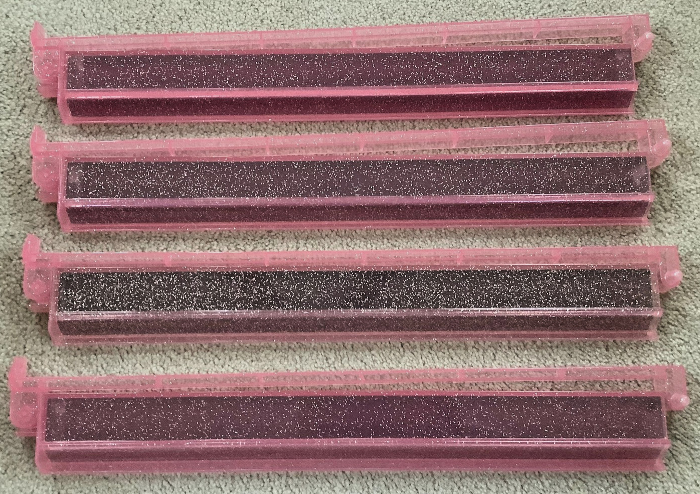 Set of 4 Acrylic Pink Glitter/Glitz Non-Skid Mah Jongg Racks w/Pushers 18-1/2″