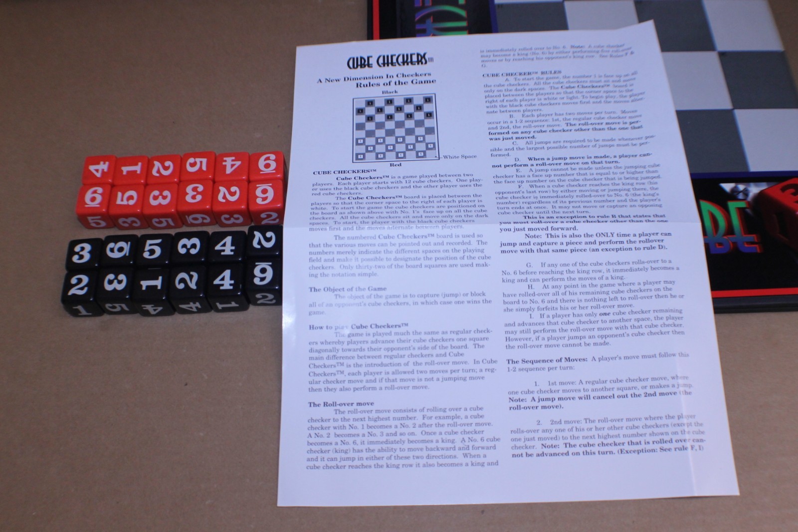 USED / Complete / Cube Checkers Game A New Dimension in Checkers 1998