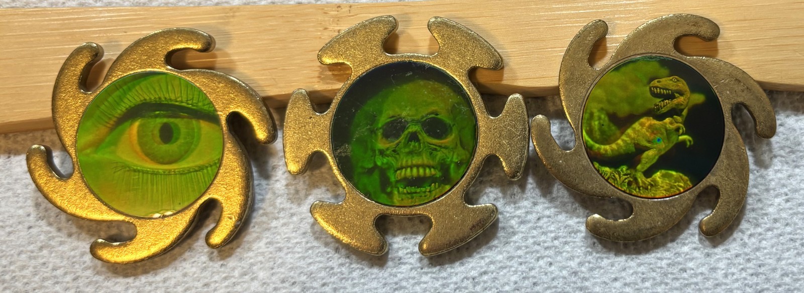 3 HOLOGRAM SLAMMERS T-REX SKULL EYE BRASS SAW BLADE HOLOGRAPHIC VINTAGE 1990s