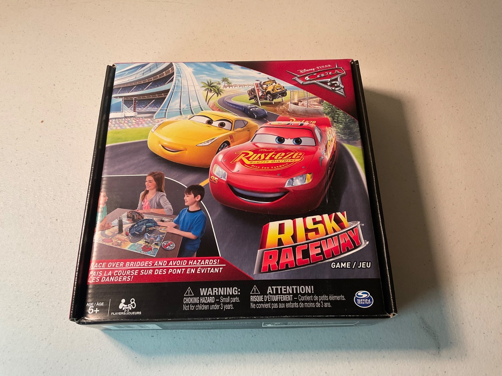 Spin Master Disney Pixar Cars 3 “Risky Raceway”Board Game-Lightning McQueen