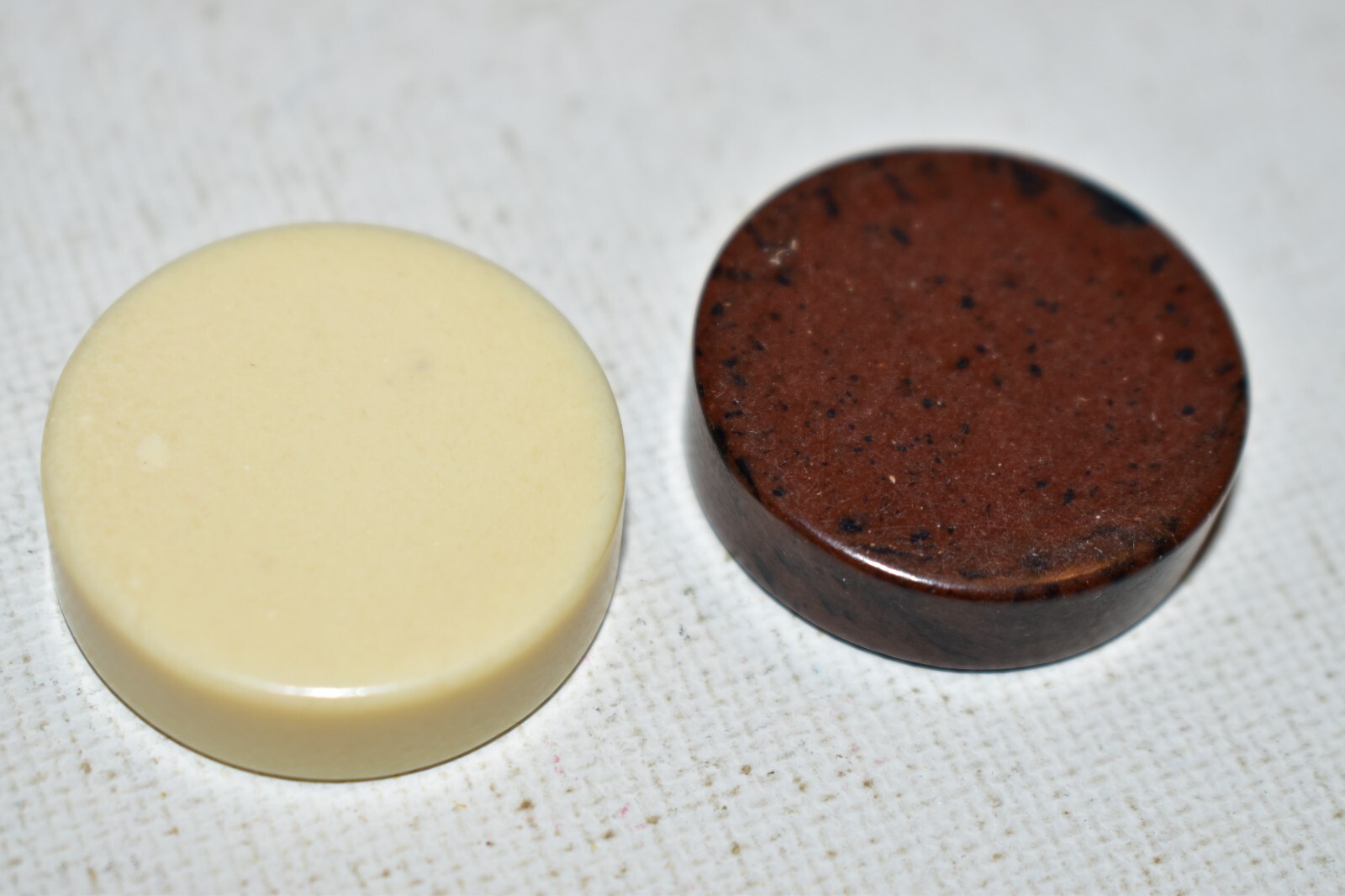 CARDINAL BACKGAMMON White/Brown Game Chips Ivory Speckled – Replacement Parts
